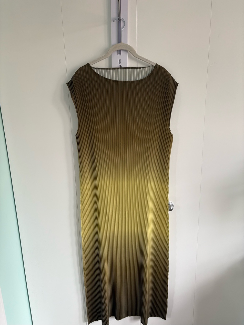 Sleeveless Ombre Pleated Maxi Dress - Olive to Yellow